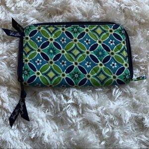 Vera Bradley large wallet 🍃